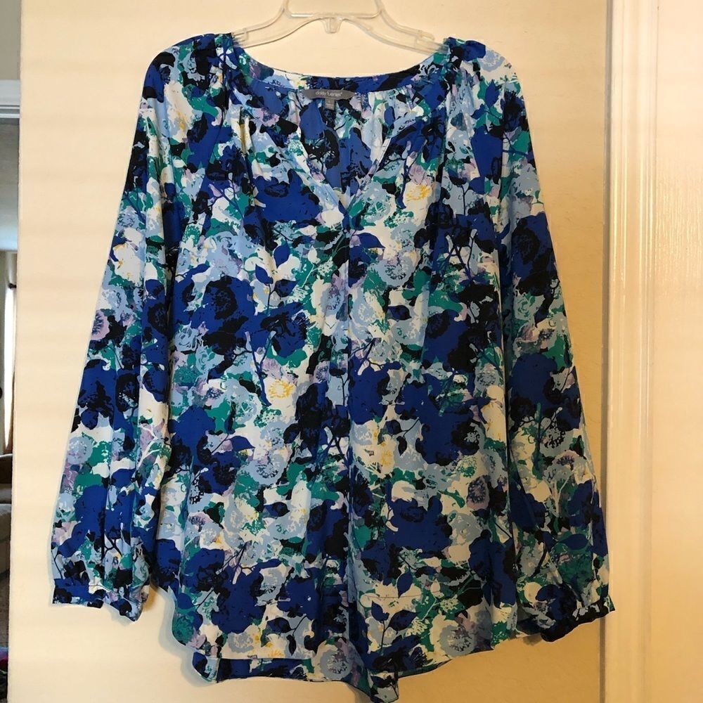 Daisy Fuentes size large l/s blouse